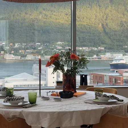 펜션 The Front Row Exclusive - With Unforgettable Views In Centre 트롬쇠