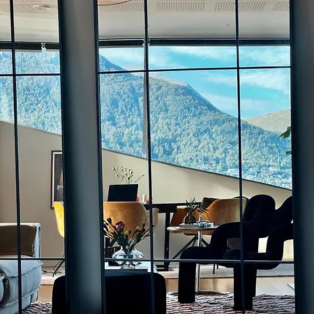 The Front Row Exclusive - With Unforgettable Views In Centre 펜션 *
