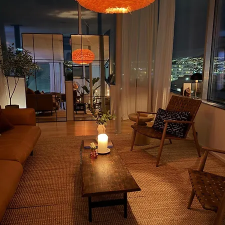 The Front Row Exclusive - With Unforgettable Views In Centre *