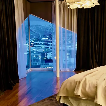 The Front Row Exclusive - With Unforgettable Views In Centre