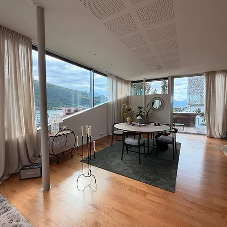 The Front Row Exclusive - With Unforgettable Views In Centre 펜션